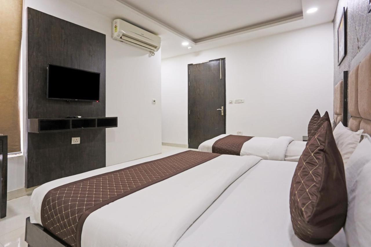 HOTEL GRAND BELWOOD NEAR DELHI AIRPORT NEW DELHI